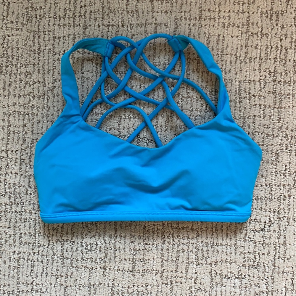 Lululemon Size 4 Free To Be Wild Bra